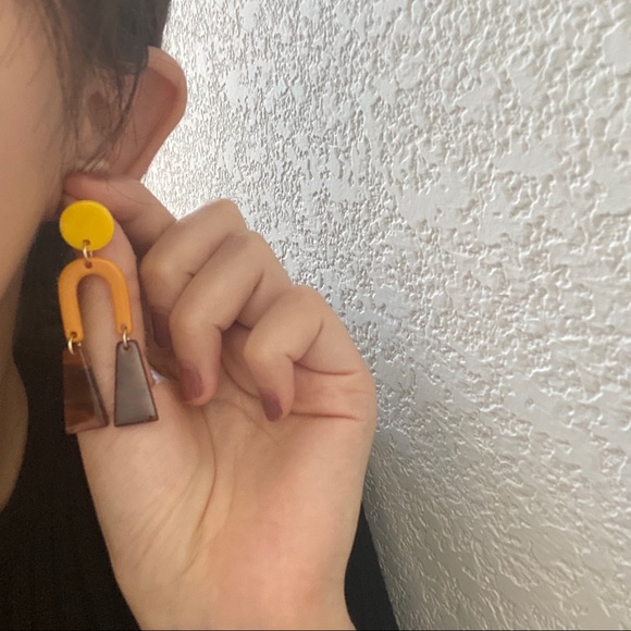 💕LAST ONE Colors Acrylic Geometric Earring - Picture 5 of 6